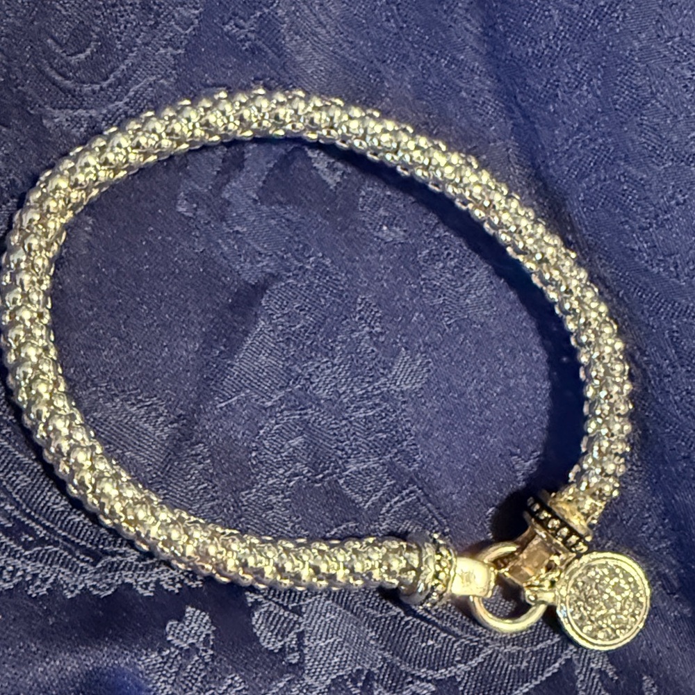 Nine West Silver Tone Crystal Pave stretch Bracelet round rhinestone charm NWOT